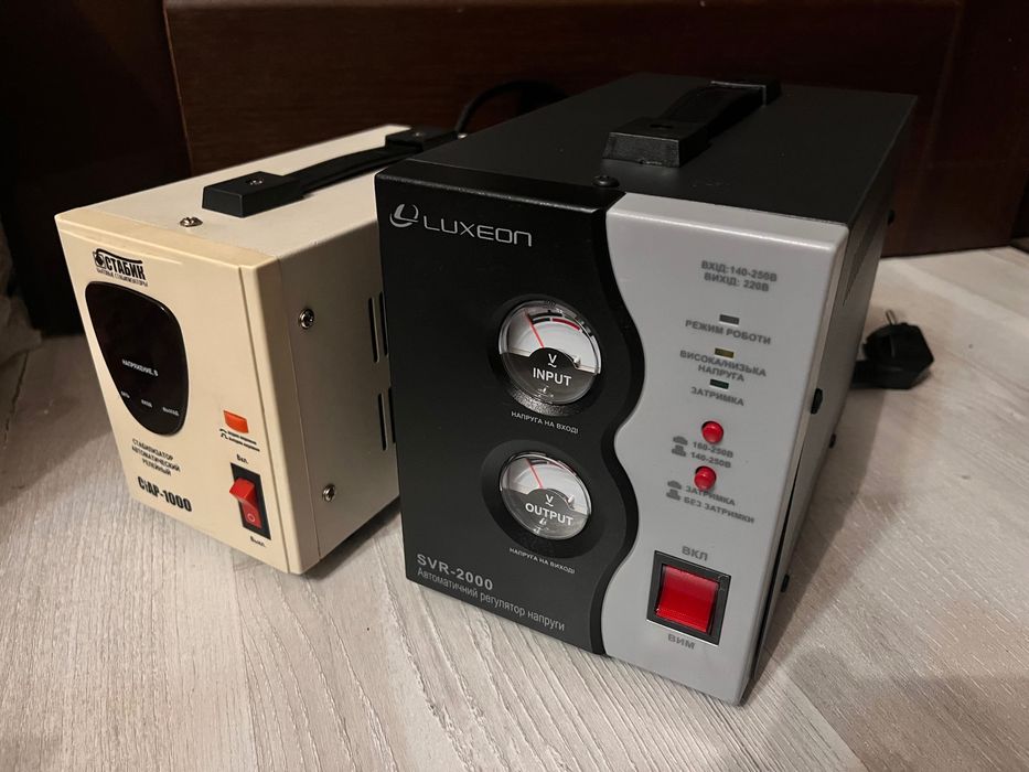 Стабілізатор Luxeon SVR-2000Вт/Стабік 1000Вт