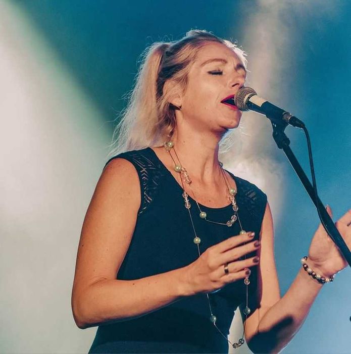 Cantora Versátil