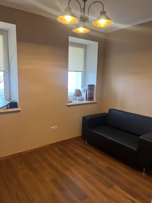 Продаж 3-кімнатноі квартири Украінка