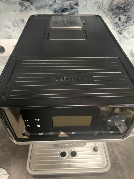 Кавомашина Miele СМ 6100.