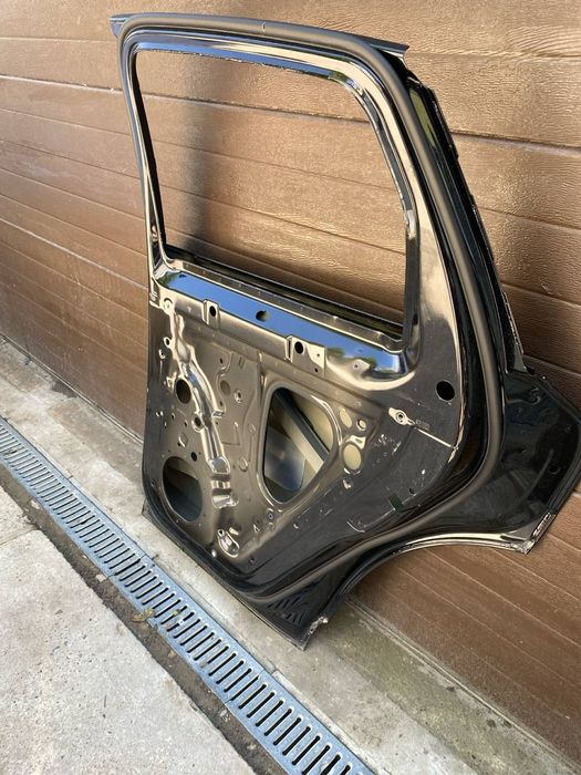 Porsche cayenne 9y0 двері задні праві