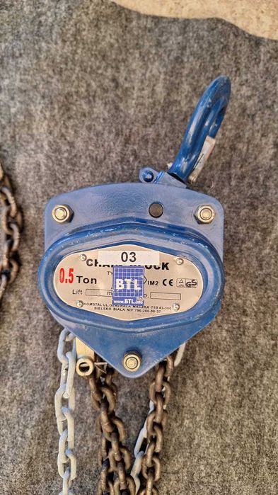 Ręczna  wciągarka KOMSTAL WLK-05, 9 m łańcucha 500kg udźwigu