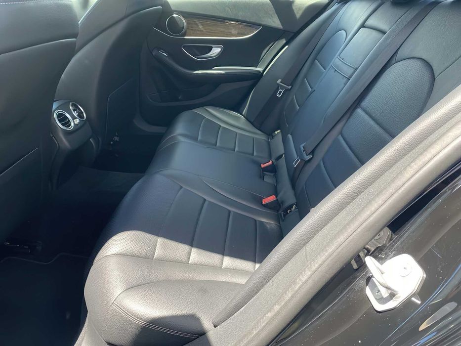 Mercedes-Benz C300      2019