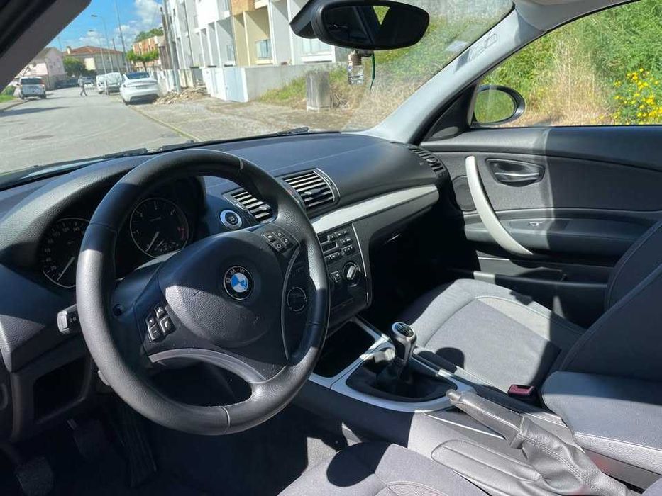 BMW 118d (2009) - Nacional - Muito Estimado