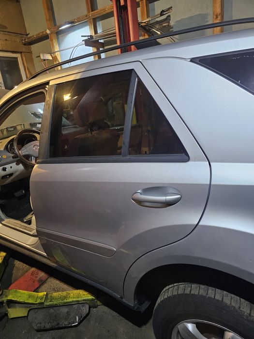 Drzwi mercedes ml w164 c775