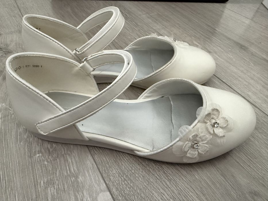 Buty dla dziewczynki do komunii komunijne 33 Deichmann Graceland