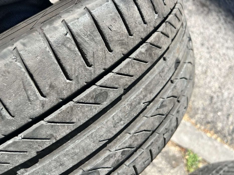 235/45/17 Continental 2 pneus