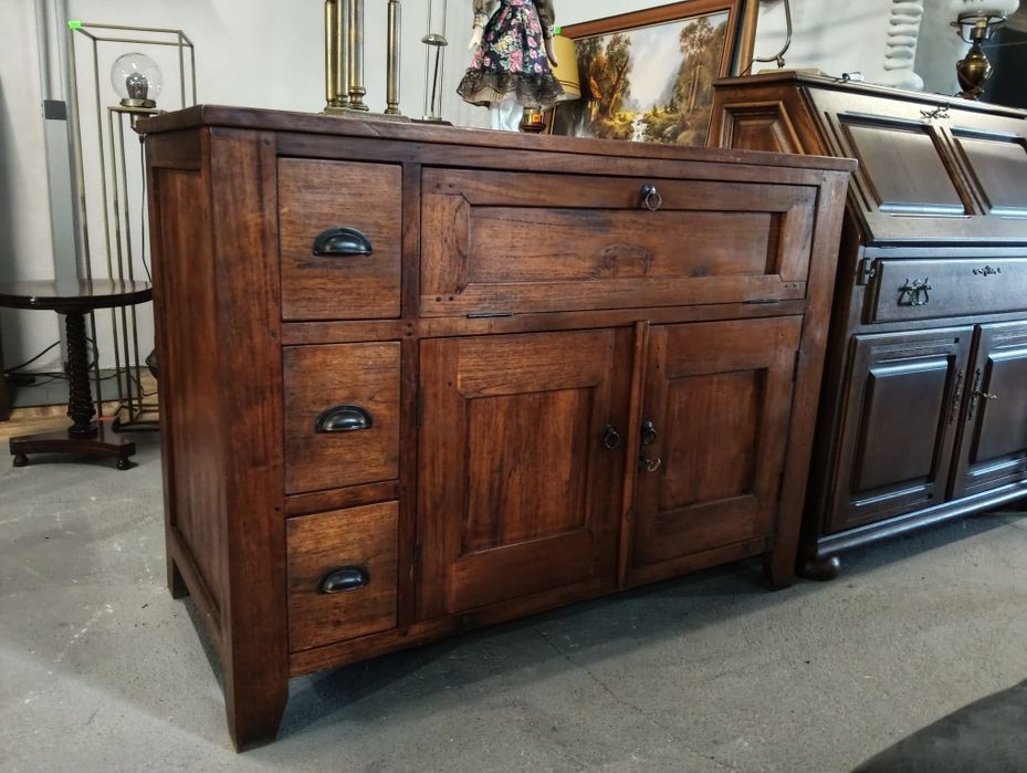 Komoda z drzewa egzotycznego