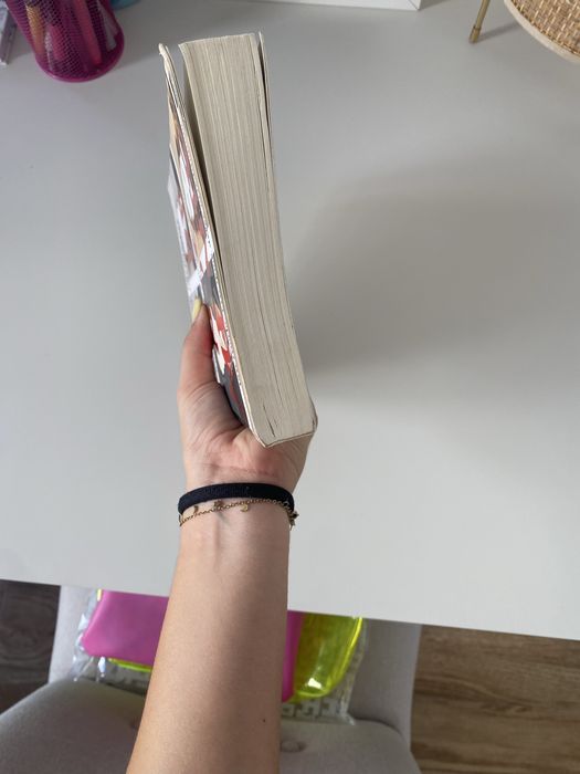 Livro “Um de nós mente”