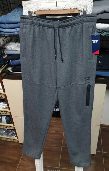джогери сірого кольору від бренду Reebok оригінал L XL