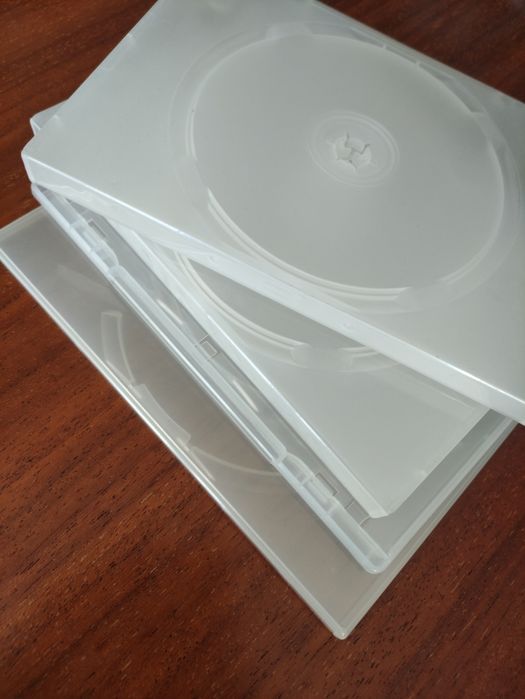 Caixas para DVD/ CD  transparentes - em bom estado