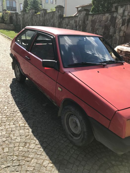 Авомобіль ваз 21081