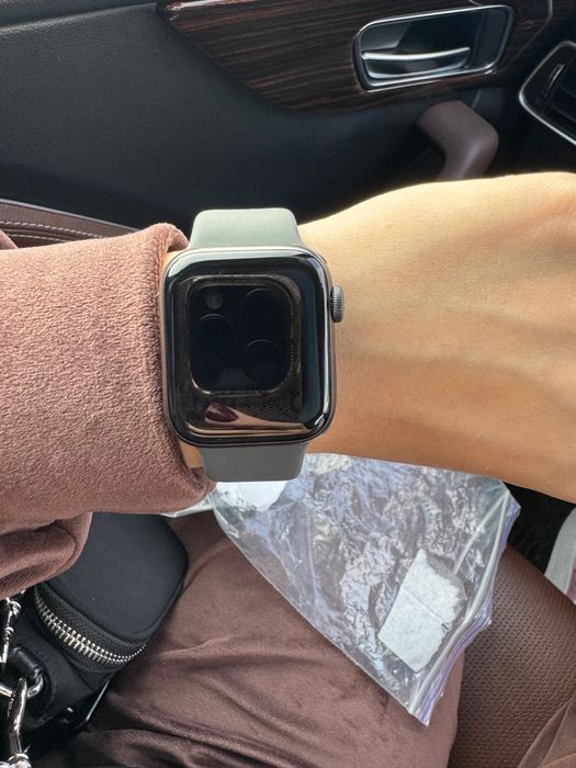 Apple Watch series se 40mm 100% аккумулятор