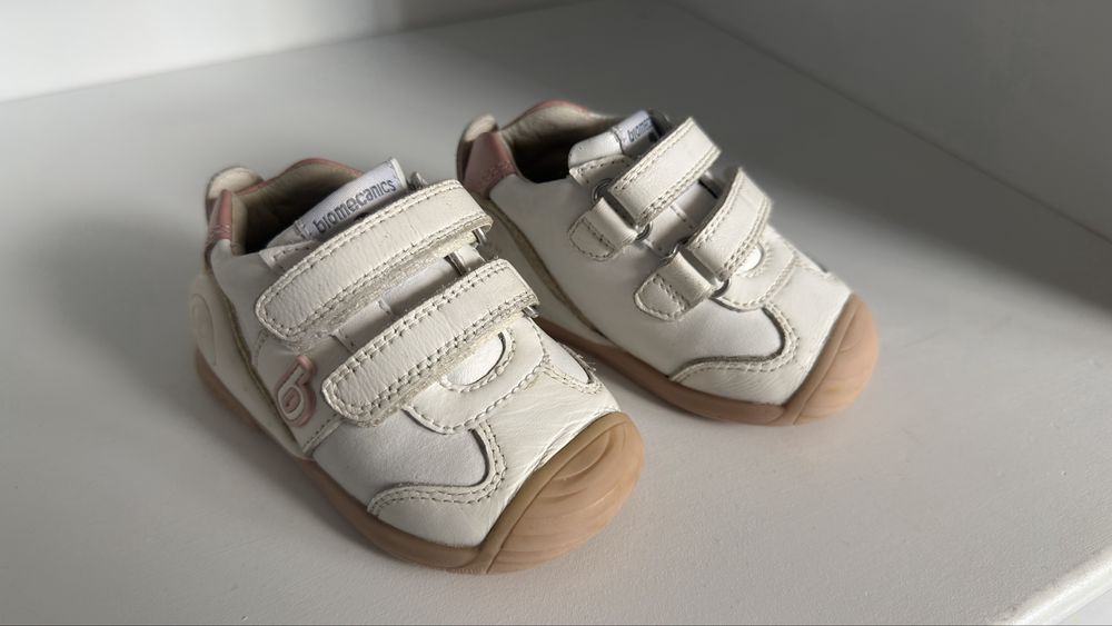 Calçado criança Impecável (Skechers, Biomecanics, Adidas) - Tam 19 ao 22