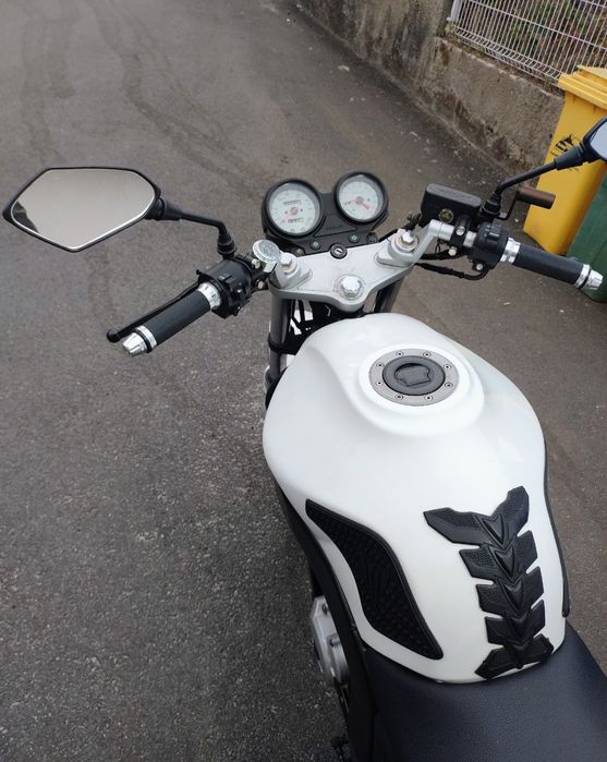 • Daelim Roadwin 125 FI → 2015