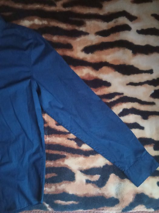 Продам новую рубашку.