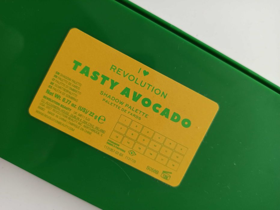 Paleta cieni REVOLUTION tasty avocado