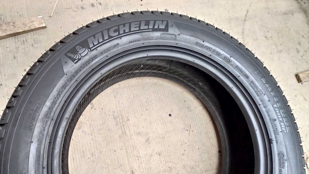 шини 255/55R19. Michelin