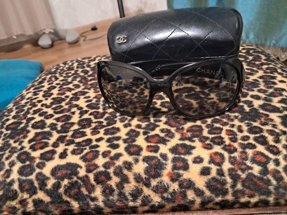 Сонцезахисні оригінальні окуляри CHANEL