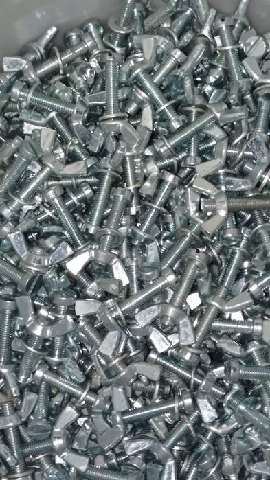 Болт 6мм с гайкой (барашек) и шайбой..