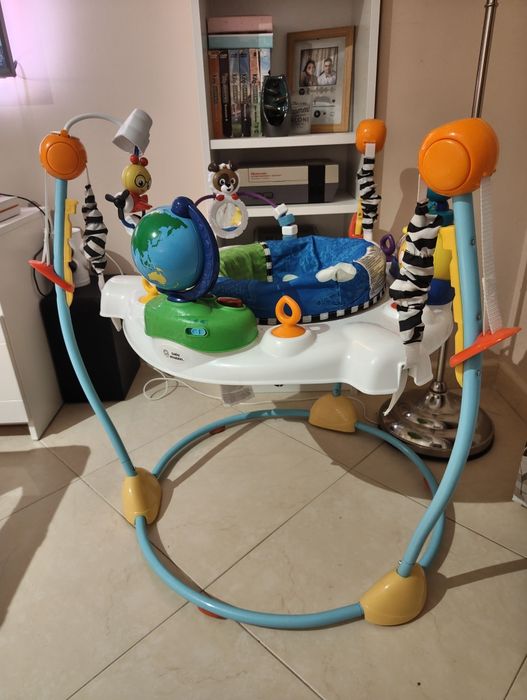 Saltitao Baby Einstein parque atividades bebé