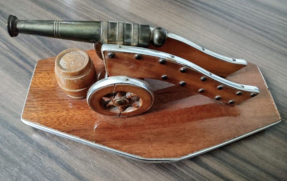 Mosiądz drewno metal armata