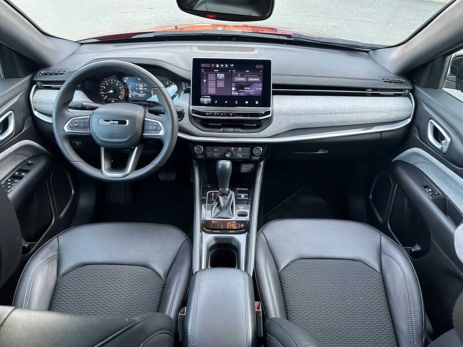 Jeep Compass Latitude      2024