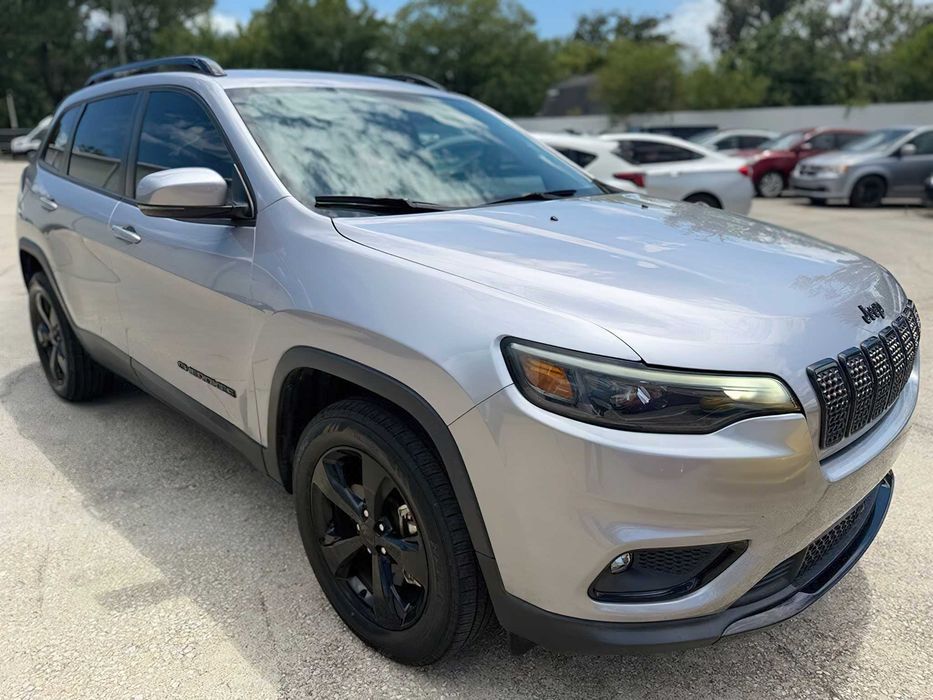 Jeep Cherokee Latitude Plus 4x4      2021