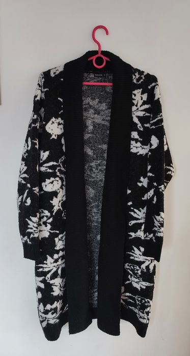 Medicine długi kardigan sweter czarno biały w kwiaty M