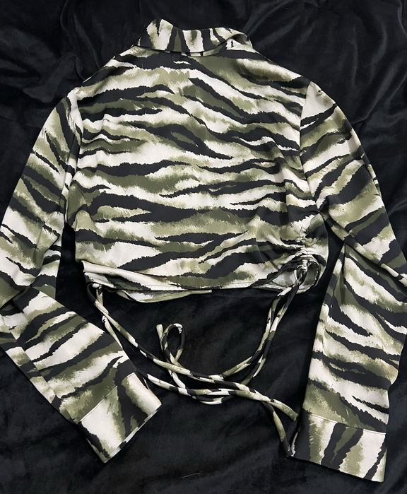 Camisa curta Bershka