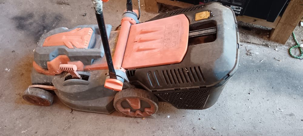 Corta relva elétrico