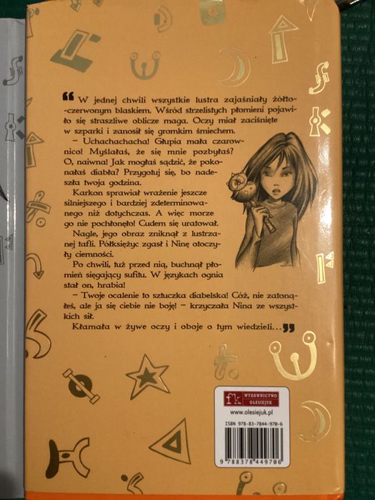Moony Witcher ,,Dziewczynka z szóstego księżyca”