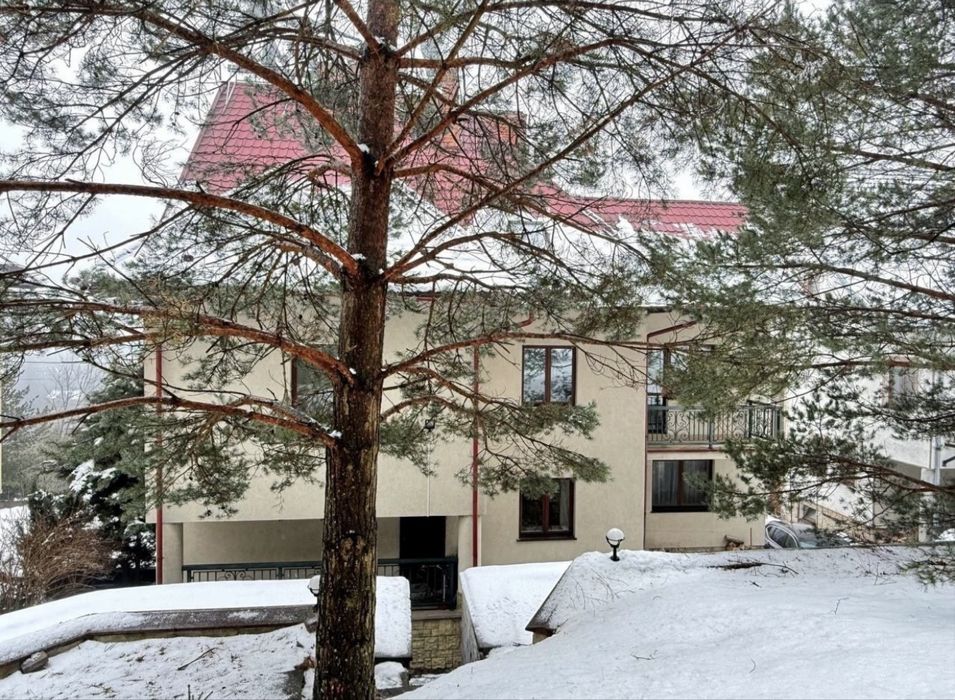 Продаж прибуткового готельного комплексу у серці Карпат — м. Яремче!