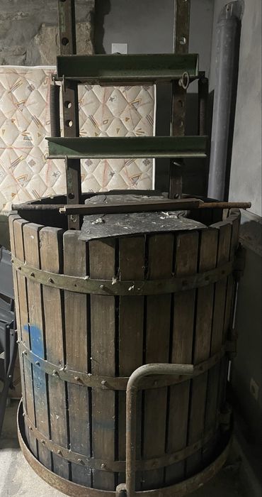 Prensa para vinho movel