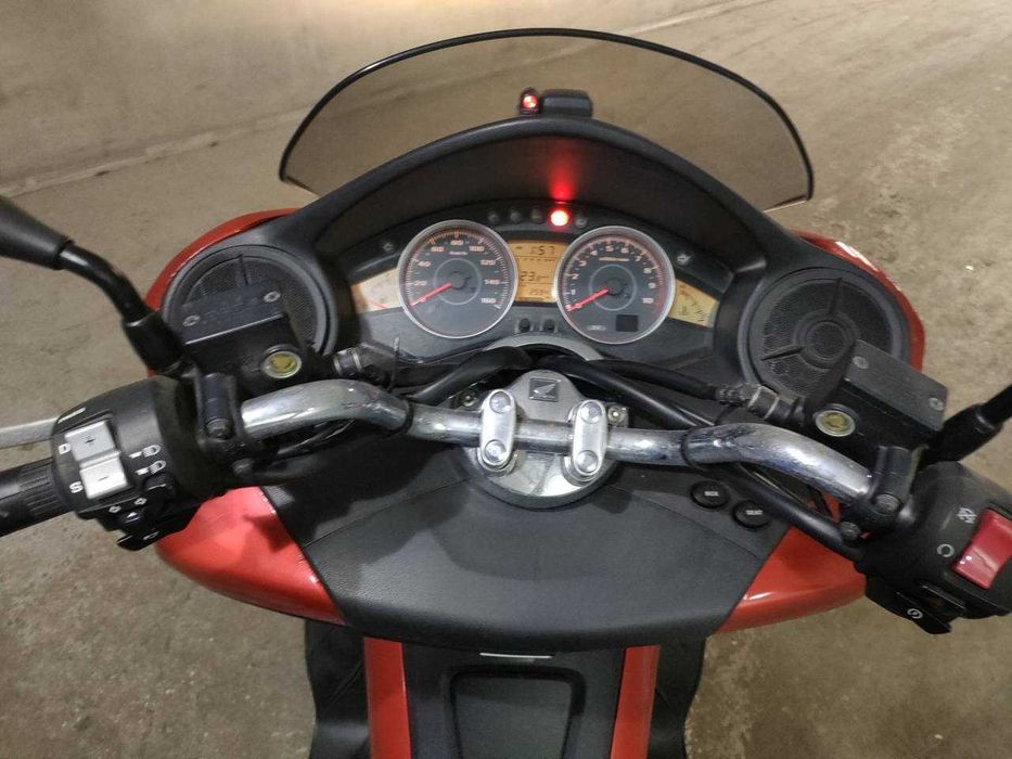 Максі скутер з Японії Honda Forza 250 Z MF10 в АртМото Київ правий