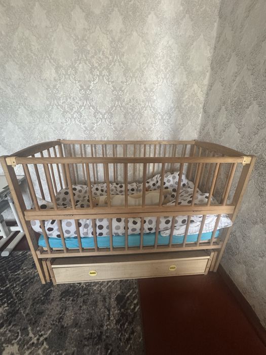 Ліжко дитяче з матрасом