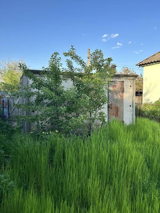 Продам пів будинку