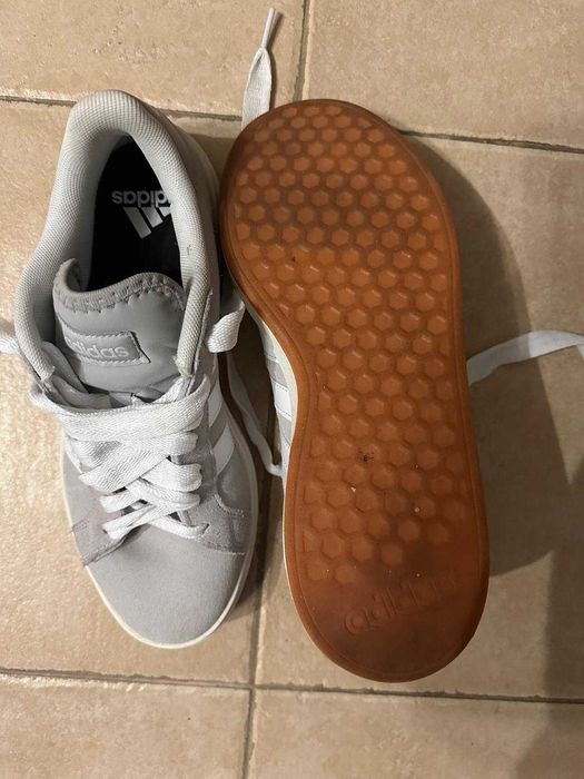 Adidas Grey Suede (Tam. 40) – Estado Impecável (Usados 1x), camurça cinza