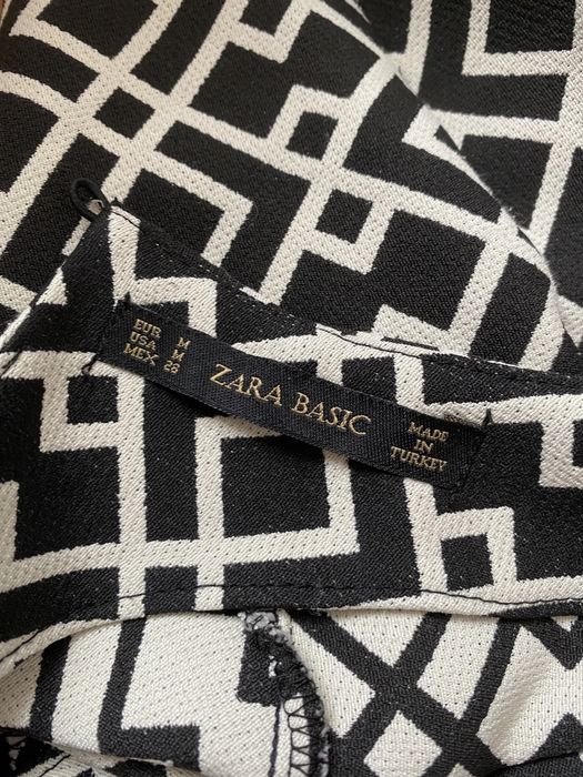 Sukienka ZARA biało czarna we wzorek