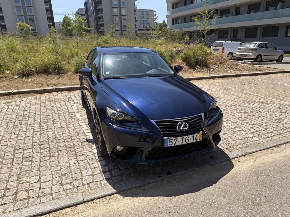 Vendo Lexus is300h