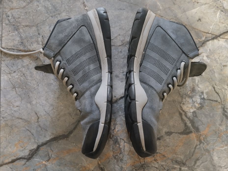 Фирменные ботинки кроссовки оригинал Adidas