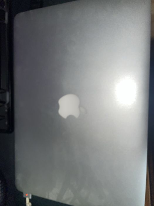 MacBook Pro 13" 2015 - Funciona a 100% (Ecrã Partido)
