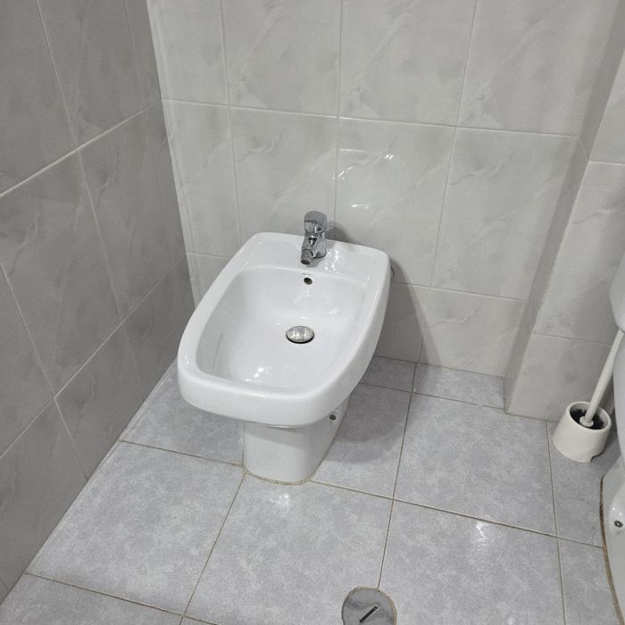 Bidé branco  para wc