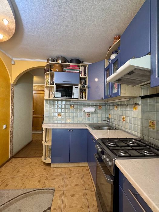Продам 2к квартиру на ж/м Мирний