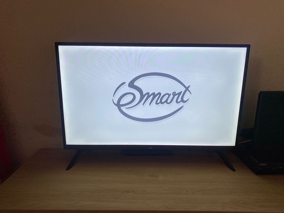 eSmart tv praticamente nova