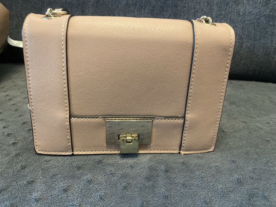 6. Torebka pudrowy róż