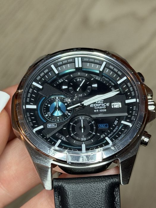 Нові чоловічі годинники Casio Edifice
