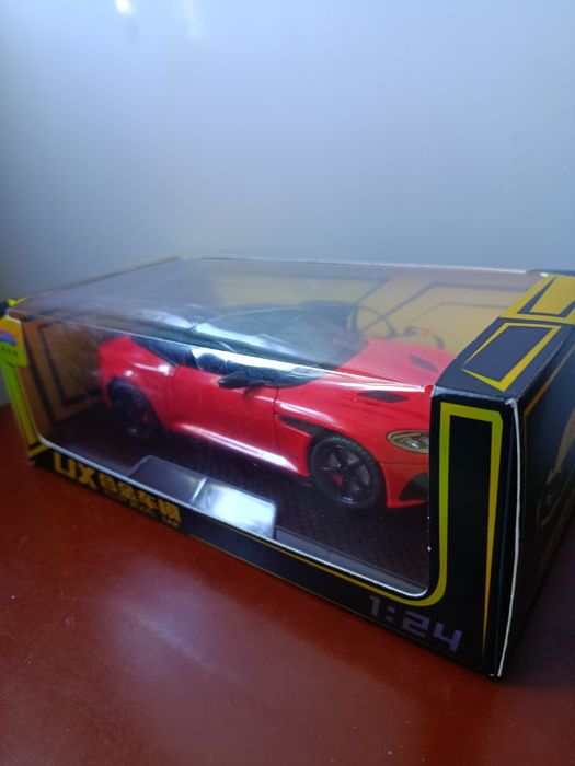 Модель Aston Martin DBS Superleggera 1/24