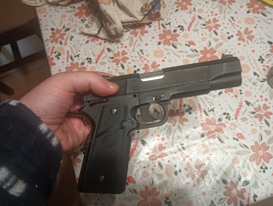 Pistola airsoft replica full metal