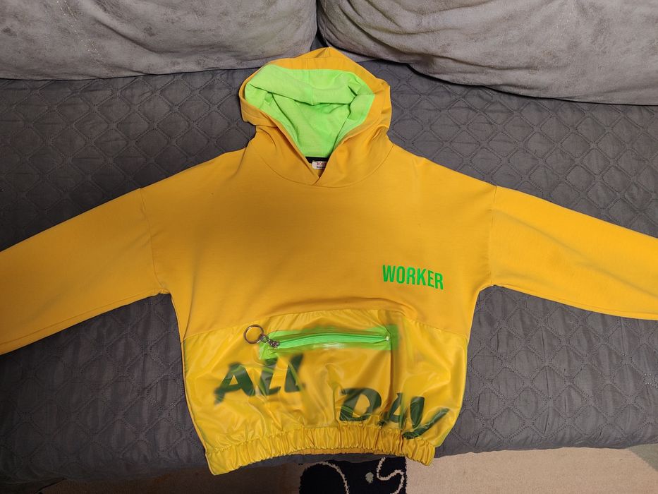 Худи яркое на девочку